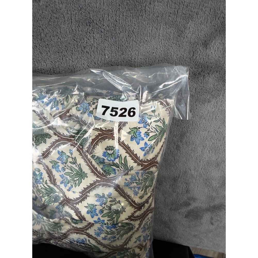 Tuckernuck Porcelain Bouquet Corrigan Blouse Medium Trellis Block Print Top - Picture 12 of 12